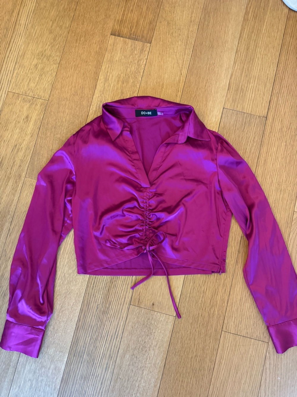 DO+BE Fuchsia Satin Ruched Crop Button-Down